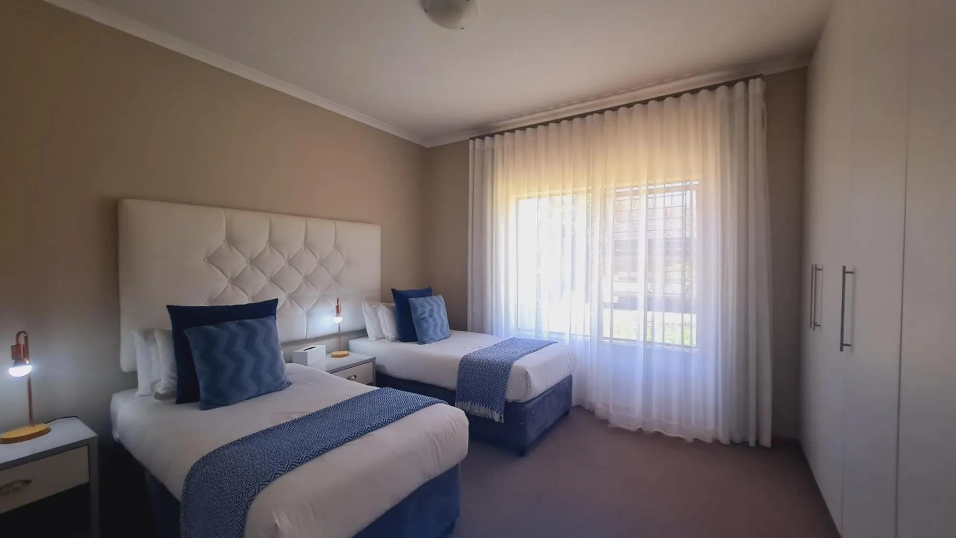 2 On Lismore Tokai