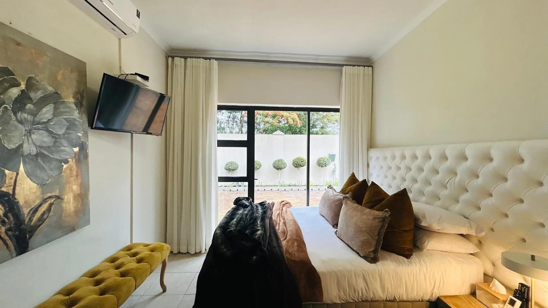 2 On Lismore Tokai